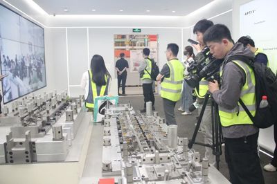 60余名央媒市媒記者探訪嘉定，聚焦“嘉定智造”人工智能應用軟件開發新圖景